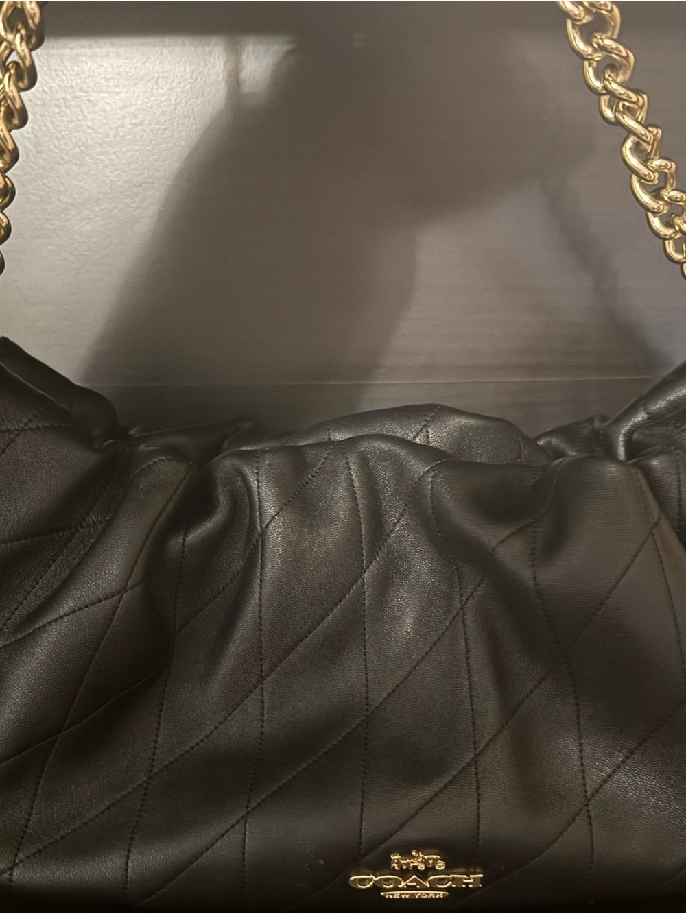 Large Coach Black Quilted Leather Shoulder Bag with Gold Chain and Coin Pouch - Picture 8 of 9